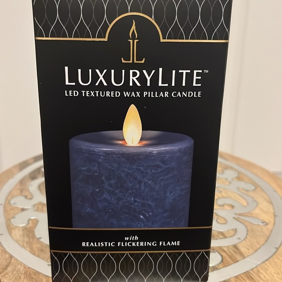 Luxury Lite led textured wax pillar candle - Picture 2 of 3
